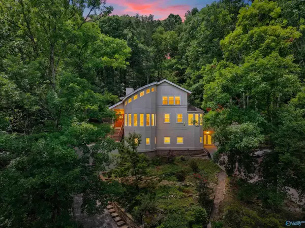 1100 Summerwood Circle Se, Huntsville, AL 35803