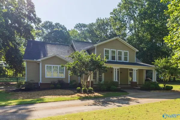 322 W T Garrison Lane Nw, Huntsville, AL 35810