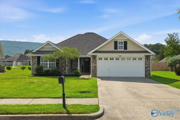 4805 Canterwood Drive Se, Owens Cross Roads, AL 35763