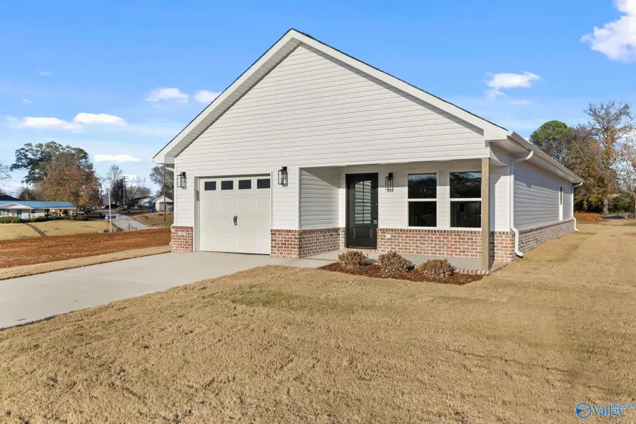 27 S Fulton Street, Florence, AL 35630 - #2