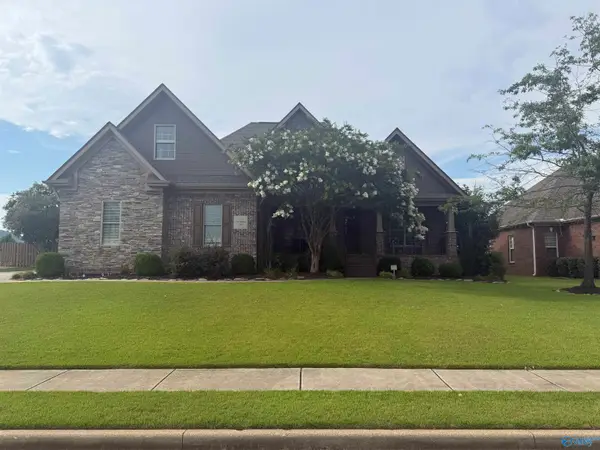 7563 Crestridge Drive, Owens Cross Roads, AL 35763