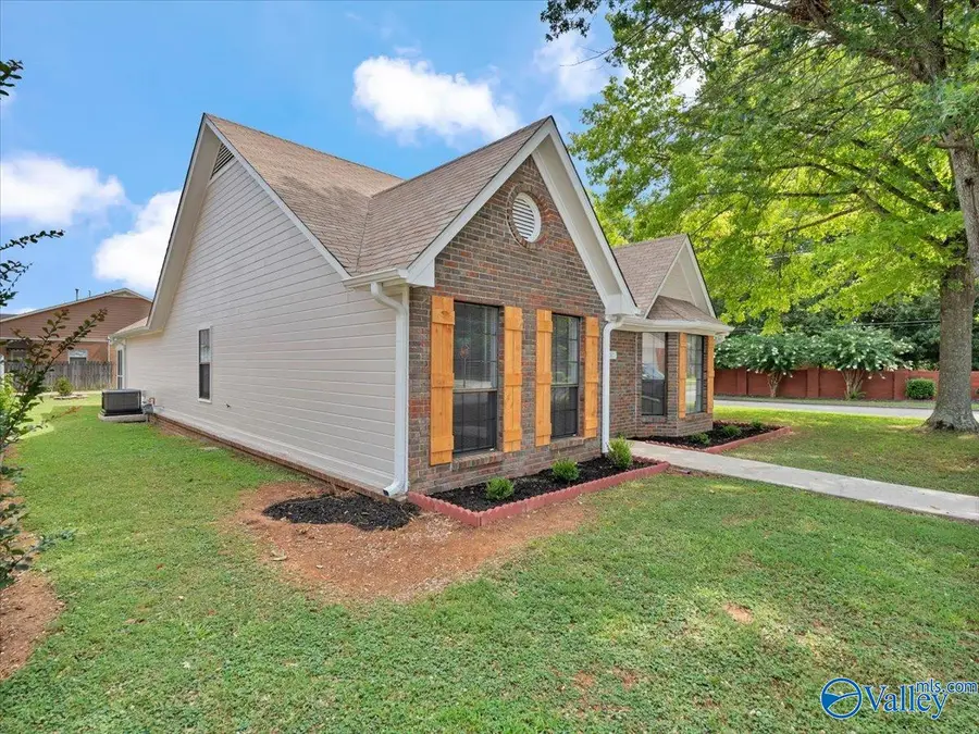 2501 Jarvis Street Sw, Decatur, AL 35603 - #3