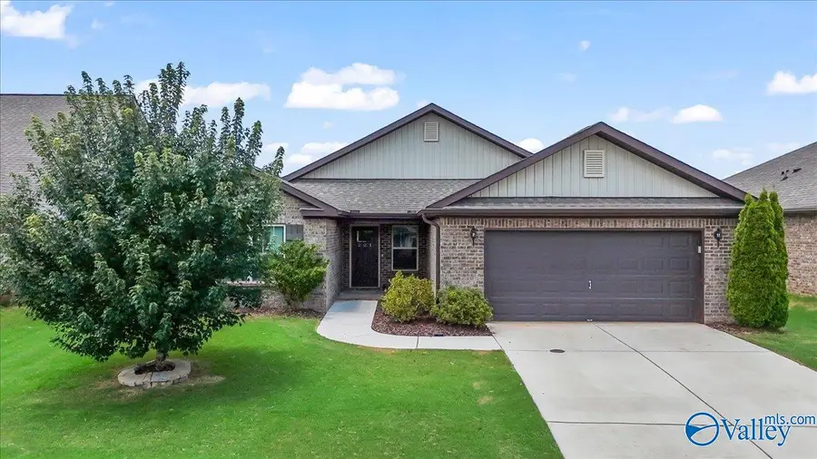 221 Hydra Circle, Huntsville, AL 35811 - #2