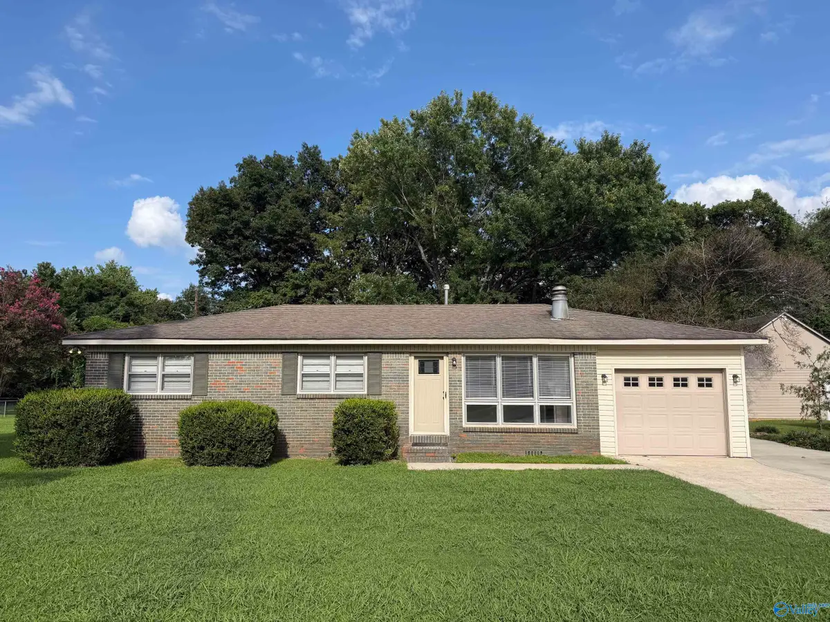 2624 Lake Avenue, Decatur, AL 35603 - #1