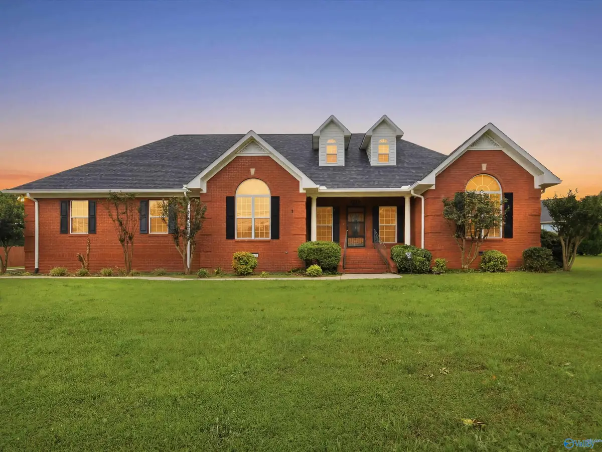1417 N Carlisle Street, Albertville, AL 35951 - #1