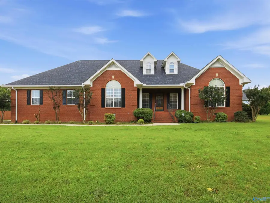 1417 N Carlisle Street, Albertville, AL 35951 - #3