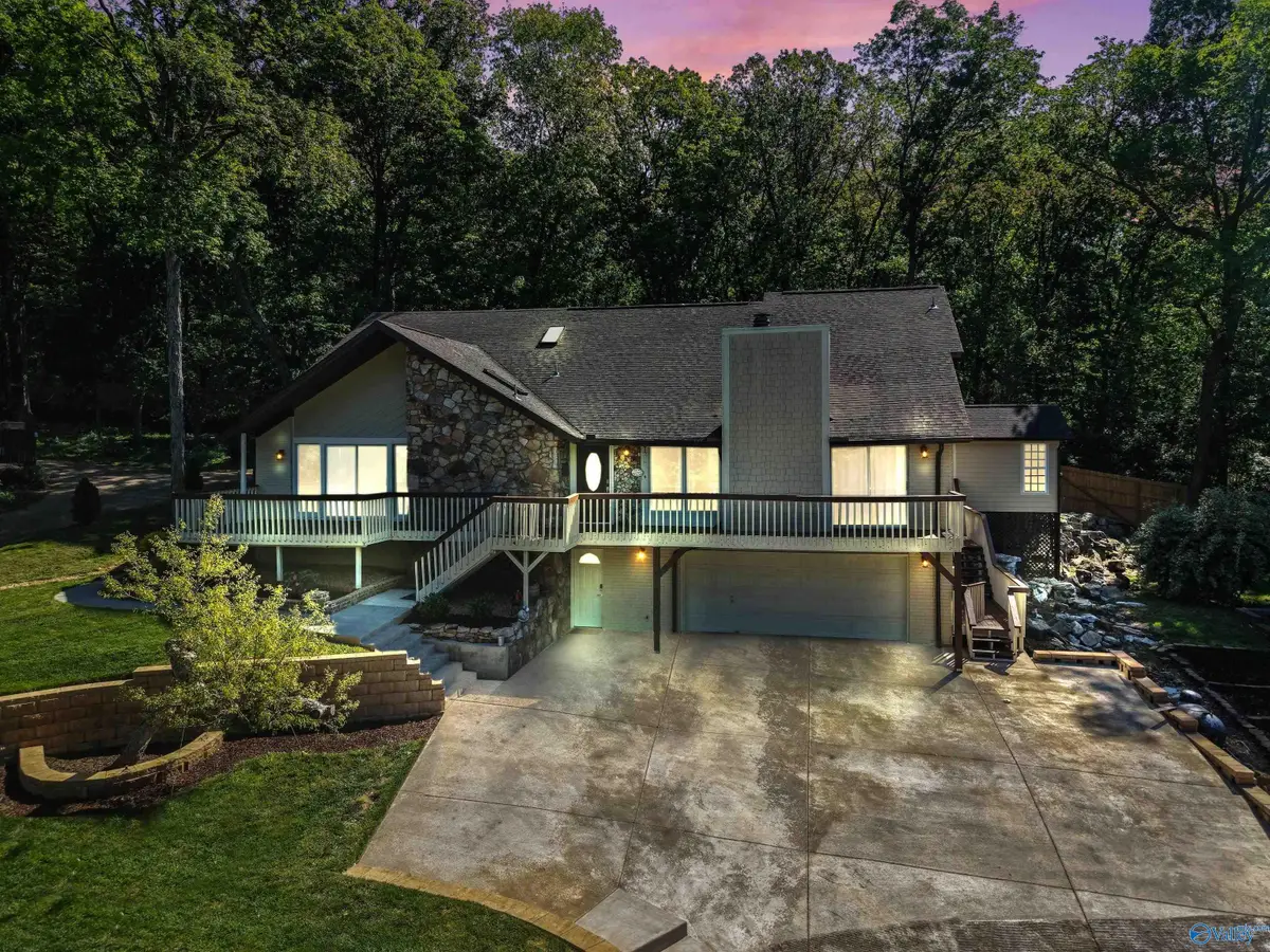 7705 Oakridge Drive, Huntsville, AL 35802 - #1