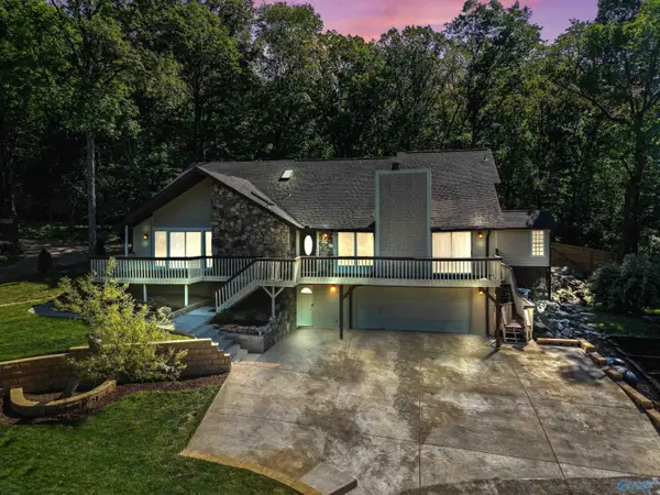 7705 Oakridge Drive, Huntsville, AL 35802