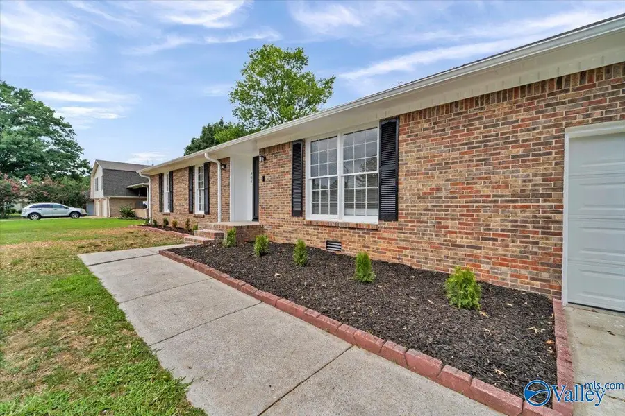 907 Flora Circle Se, Huntsville, AL 35802 - #3