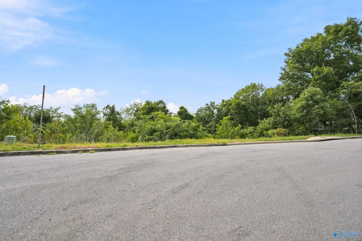 16014 Greentree Trail Se, Huntsville, AL 35803 - #1