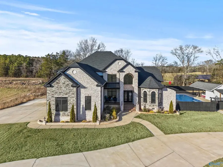 3720 South Chapel Hill Road, Decatur, AL 35603 - #3