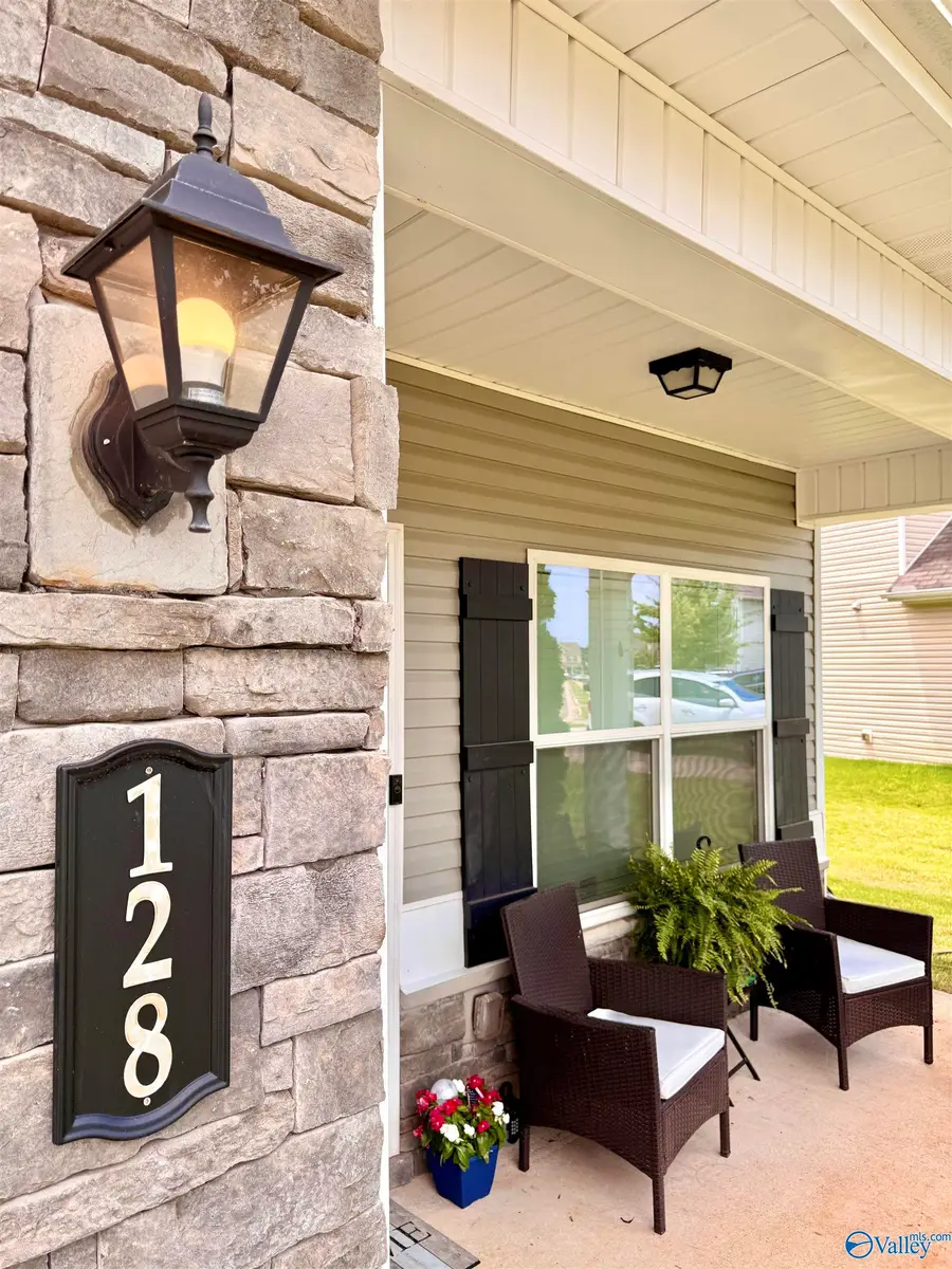 128 Lincoln Gray Circle, New Market, AL 35761 - #2