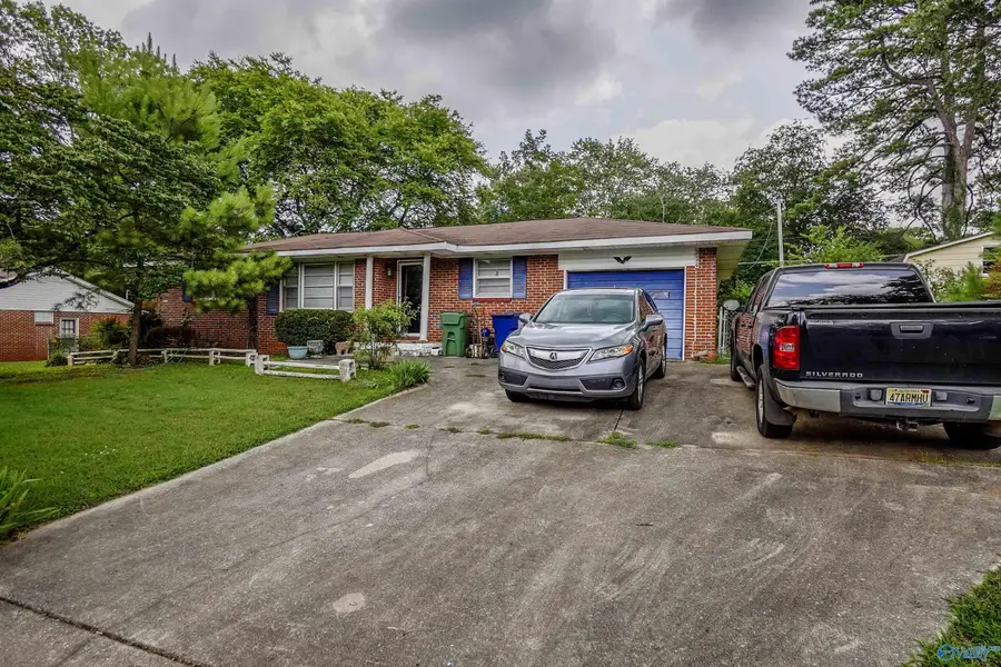 2110 Fulton Drive Nw, Huntsville, AL 35810 - #2