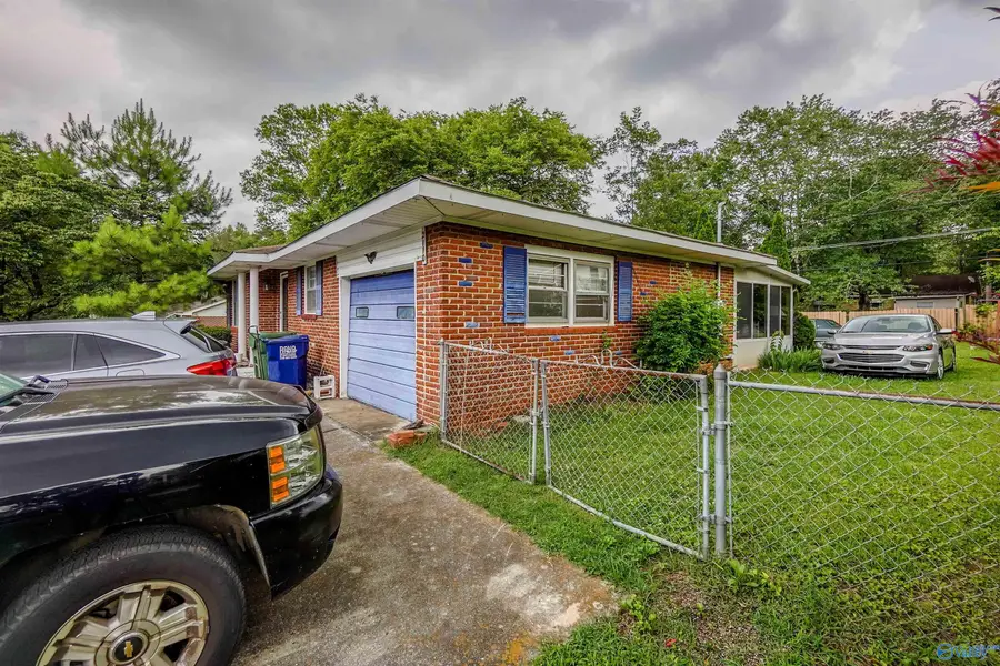 2110 Fulton Drive Nw, Huntsville, AL 35810 - #3
