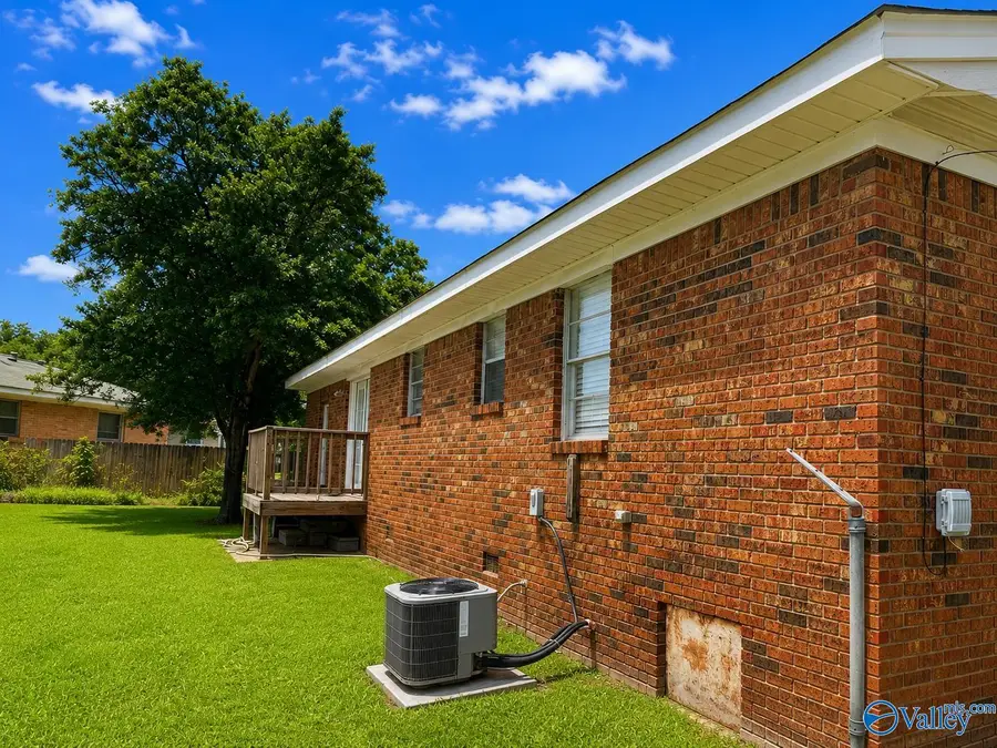 5028 Paden Drive Nw, Huntsville, AL 35810 - #2