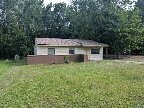 204 Carolyn Lane, Gadsden, AL 35901
