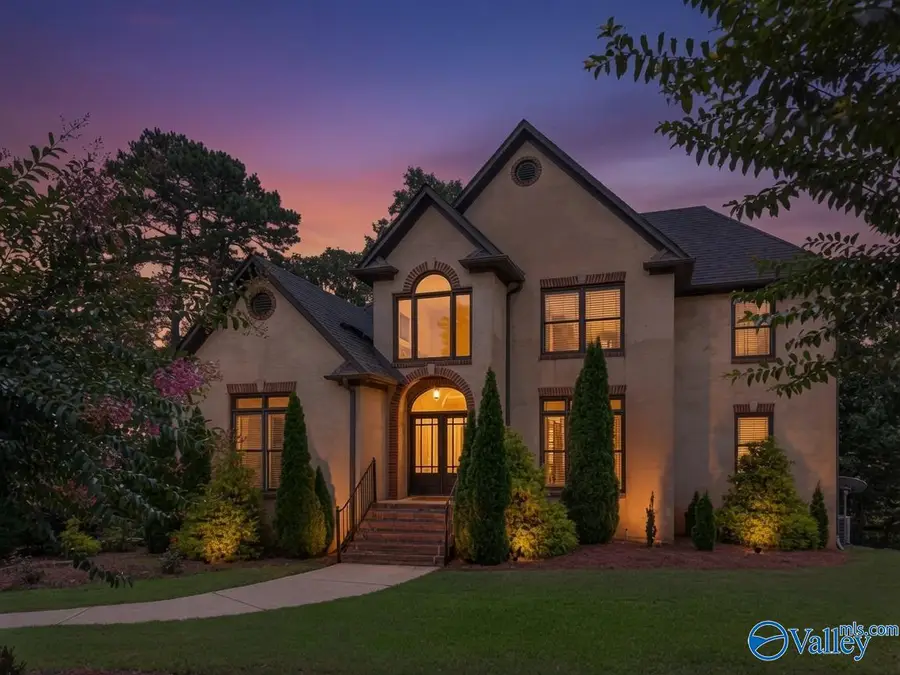 8505 Highlands Drive, Trussville, AL 35173 - #2