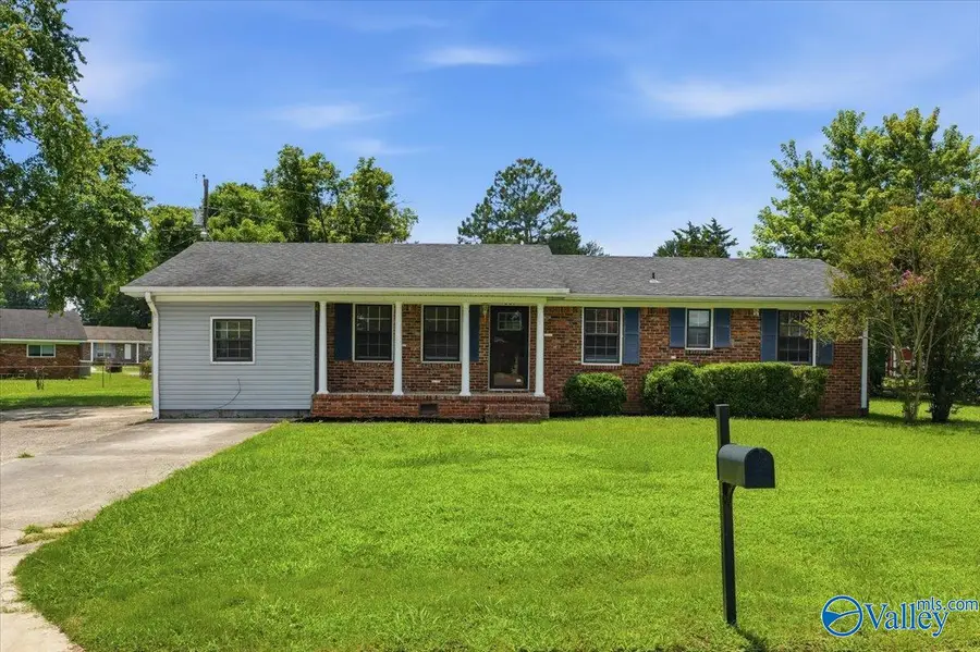 201 Larkwood Drive Sw, Decatur, AL 35601 - #3