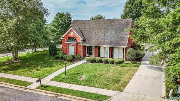 3014 Waterman Drive, Owens Cross Roads, AL 35763