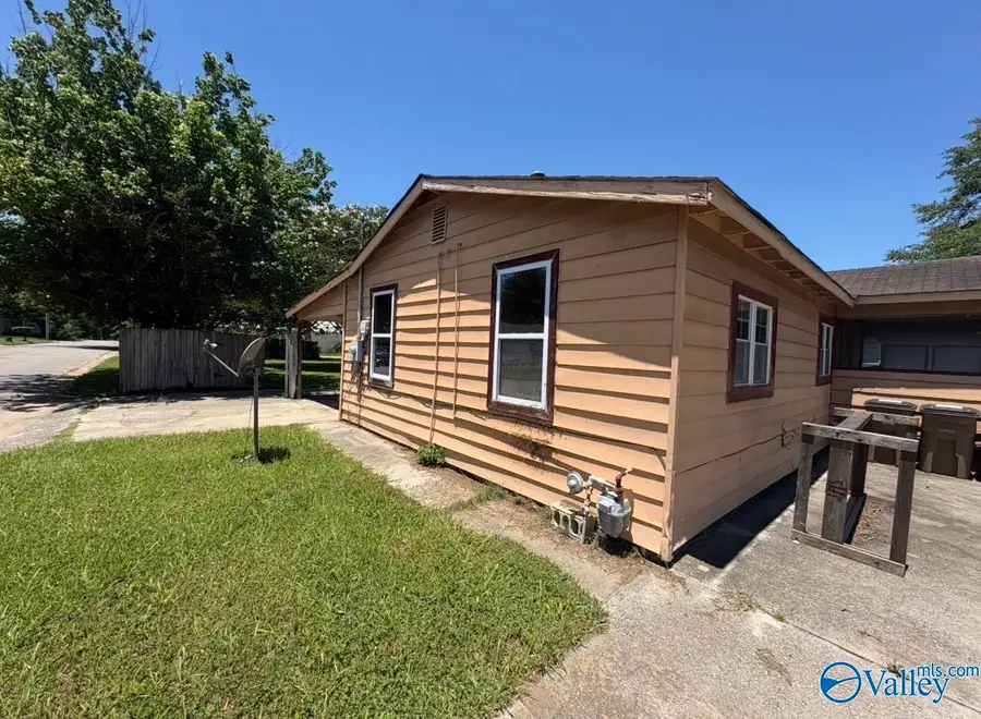 223 SW 11th Avenue, Decatur, AL 35601 - #3