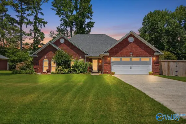 145 Preswick Place Nw, Huntsville, AL 35806