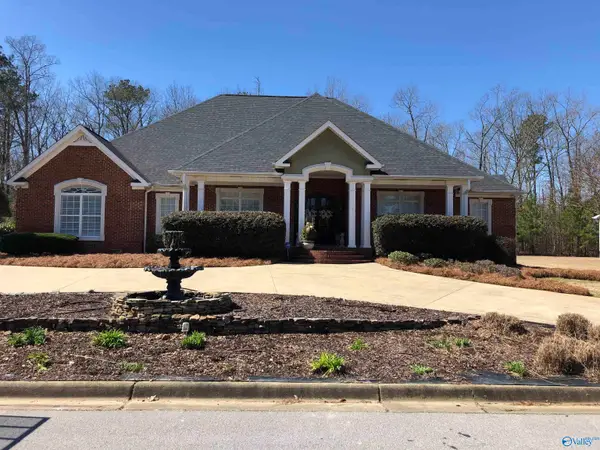 104 Chelsea Lane, Rainbow City, AL 35906