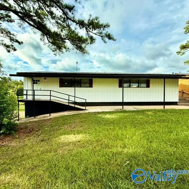 55 Bus Circle, Gadsden, AL 35901 - #1