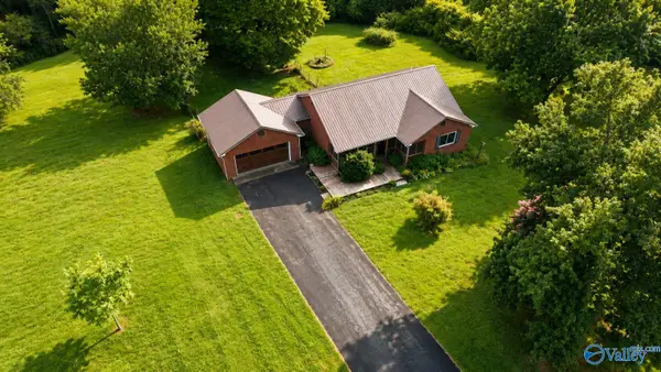 394 Bluffview Drive, Arab, AL 35016