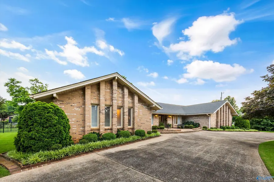 3300 Treemont Street Sw, Huntsville, AL 35801 - #3