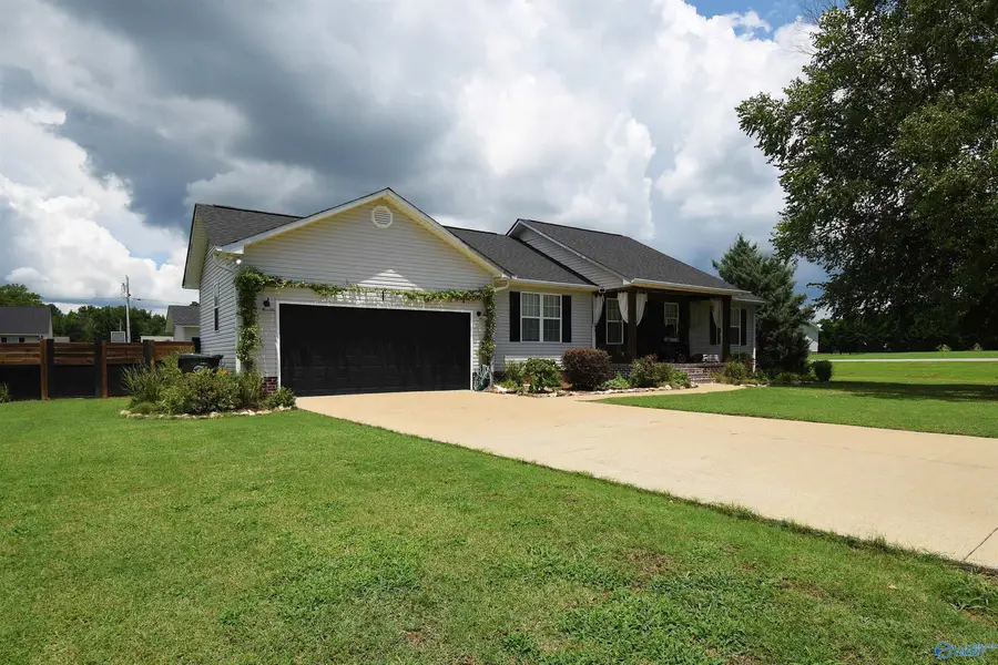 191 Richard Avenue, Scottsboro, AL 35769 - #2