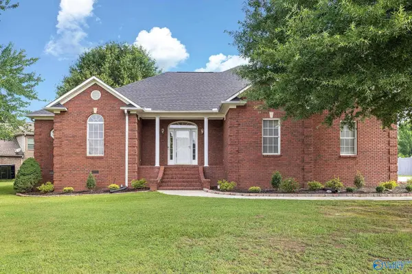 1507 NE Crown Pointe Drive Ne, Hartselle, AL 35640