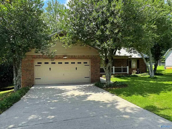 817 Crestview Drive, Madison, AL 35758