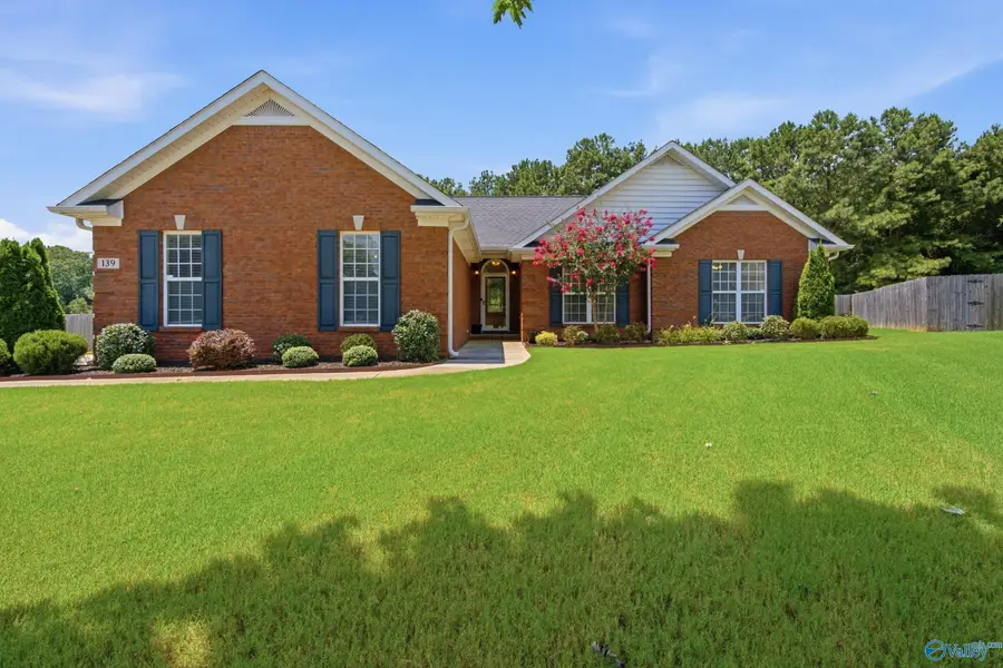 139 Castlehill Drive, Meridianville, AL 35759 - #3