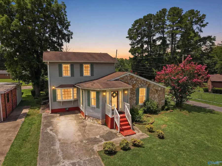 211 13th Avenue Nw, Decatur, AL 35601 - #3