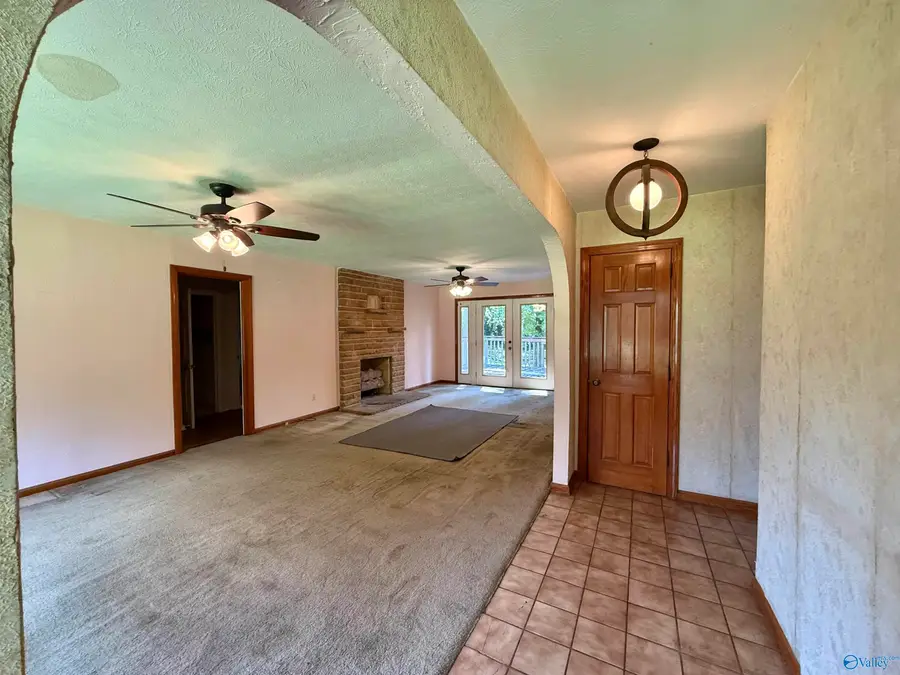 2401 Red Oak Road, Gadsden, AL 35904 - #3