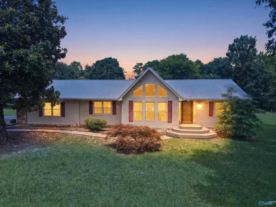 457 Kelley Lane, Guntersville, AL 35976 - #2