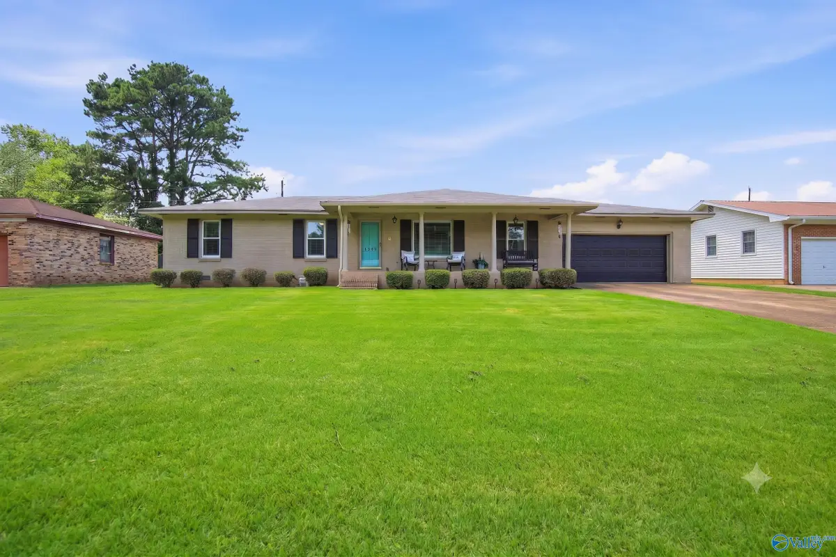 1305 Cloverdale Avenue Sw, Decatur, AL 35601 - #1