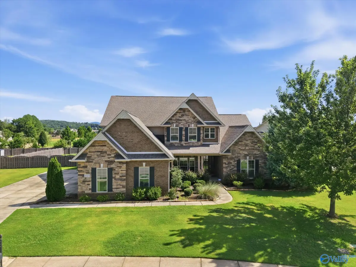 4323 Flint Drive Se, Owens Cross Roads, AL 35763 - #1