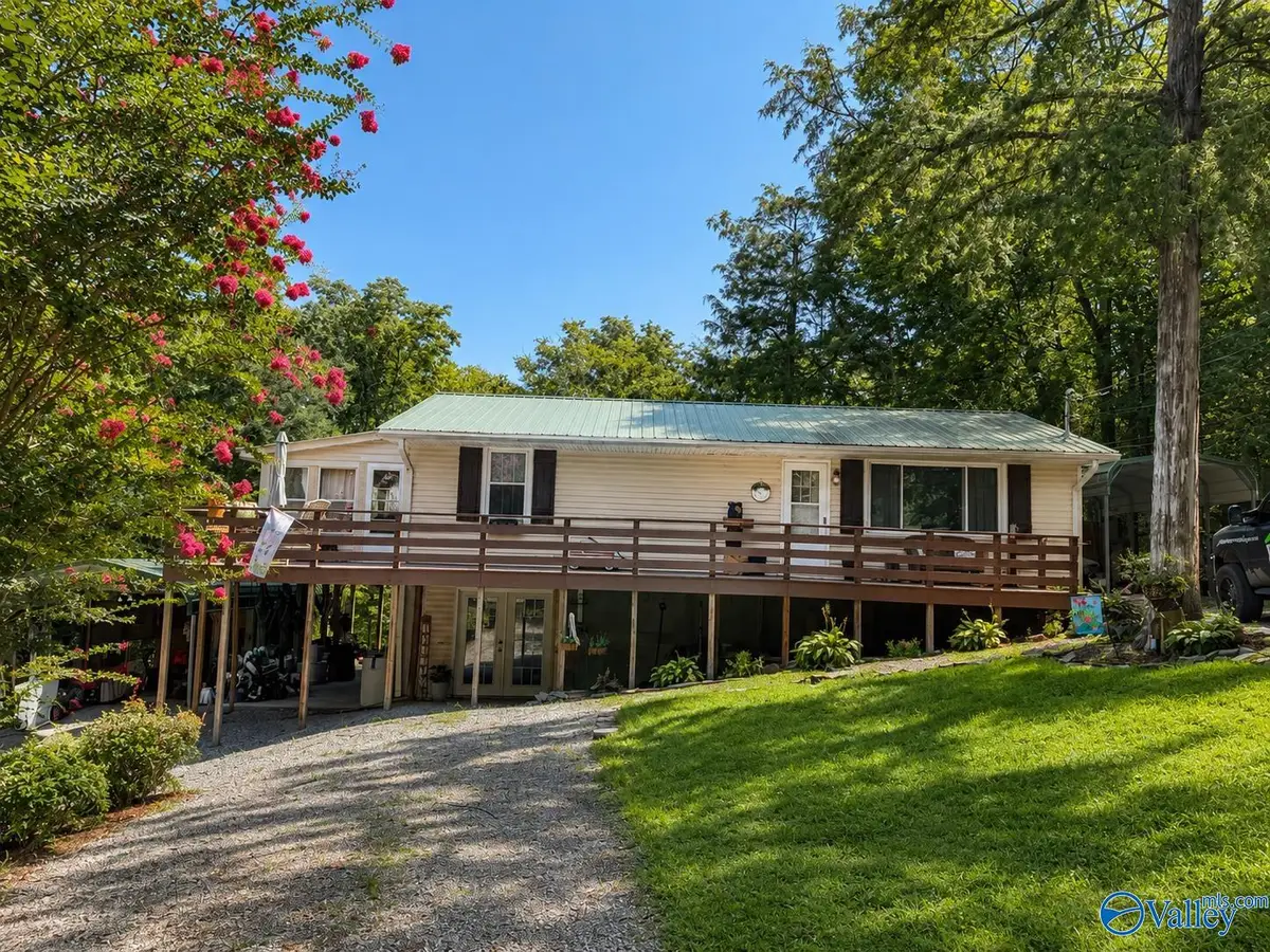 181 Hilltop Drive, Guntersville, AL 35976 - #1