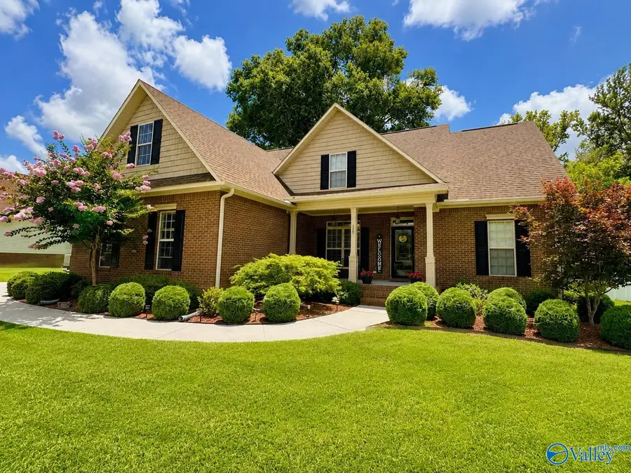 300 Teal Street, Albertville, AL 35950 - #2