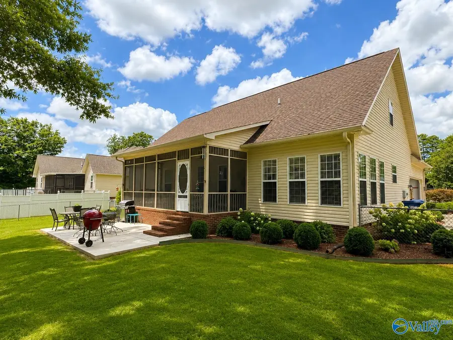 300 Teal Street, Albertville, AL 35950 - #3