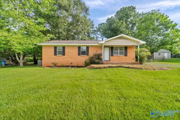 1611 Woodview Drive Sw, Hartselle, AL 35640