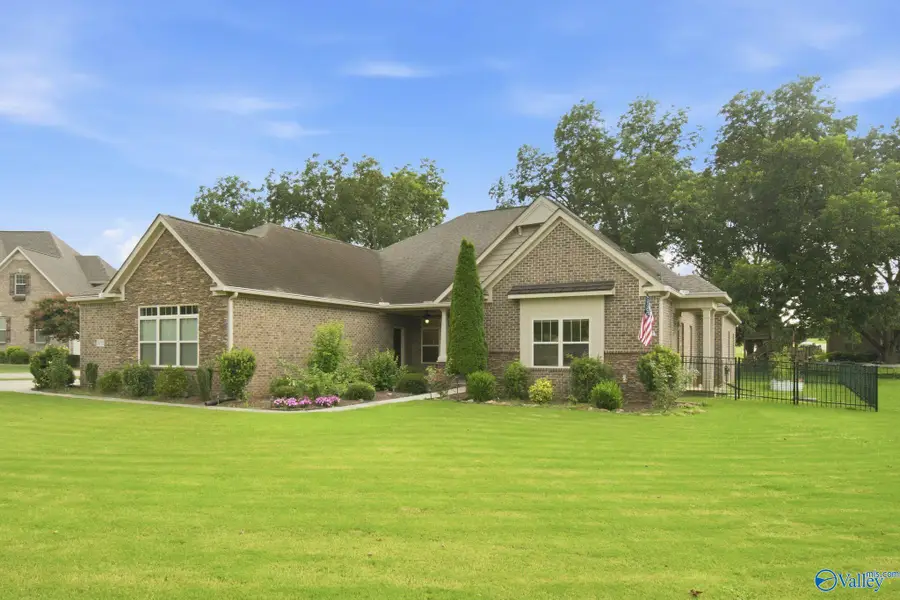 18795 S Haven Circle, Athens, AL 35613 - #3