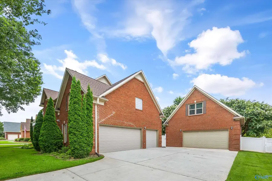 122 Hidden Creek Drive, Huntsville, AL 35806 - #2
