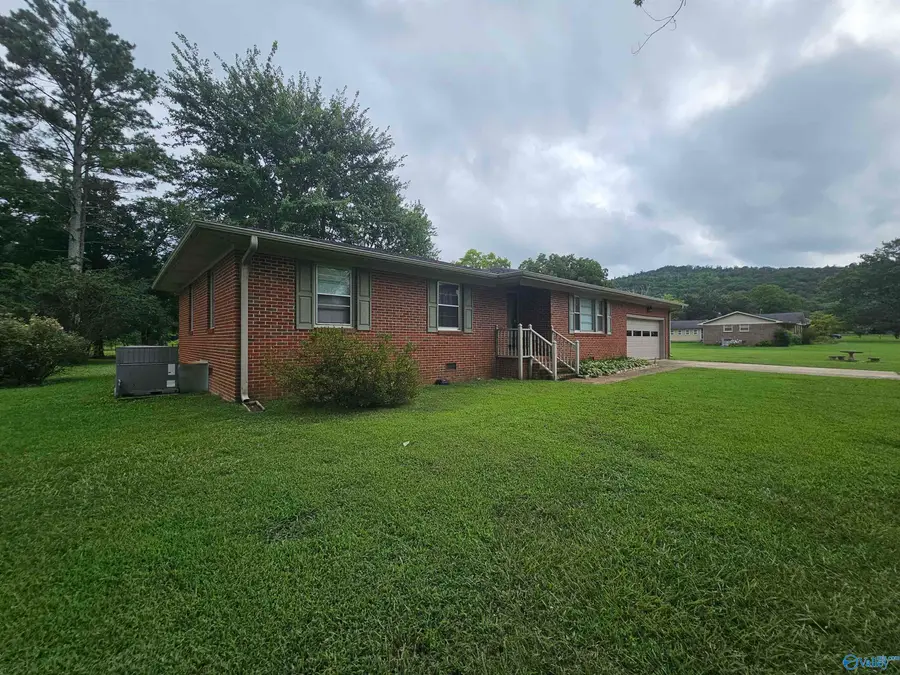 1706 Edwin Street, Scottsboro, AL 35768 - #3