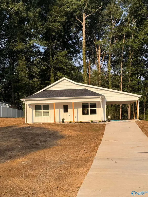 72 10th Street Nw, Arab, AL 35016