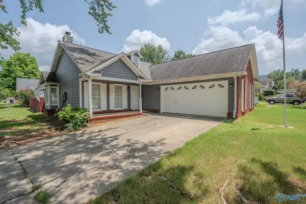 147 Hollington Drive Ne, Huntsville, AL 35811