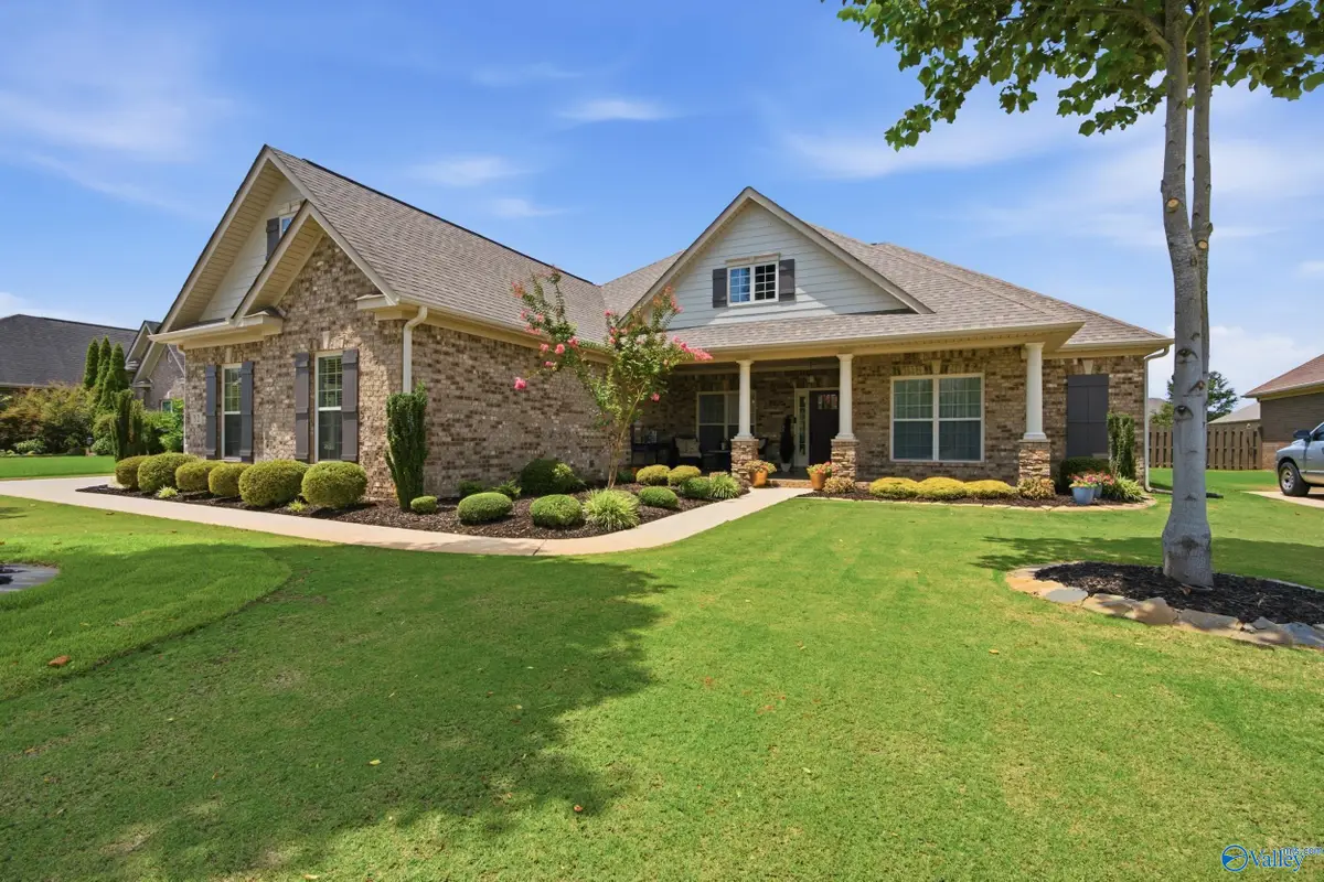 32 Forest Meadow Blvd Sw, Huntsville, AL 35824 - #1