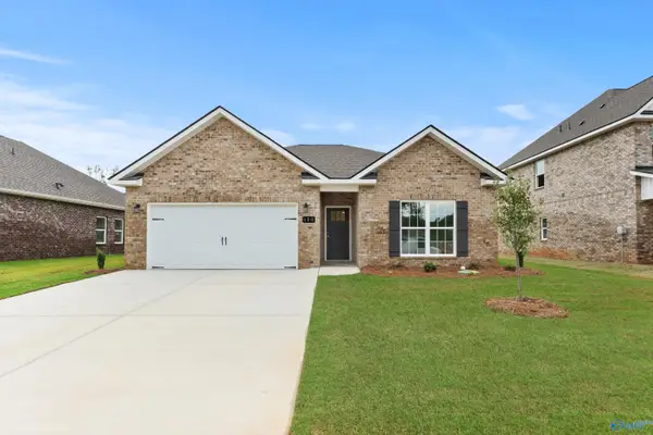 212 Cave Lake, Owens Cross Roads, AL 35763
