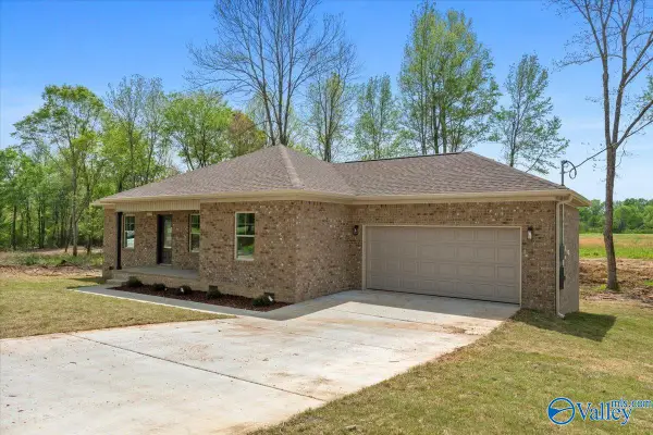 528 Askea Grove Lane, Arab, AL 35016